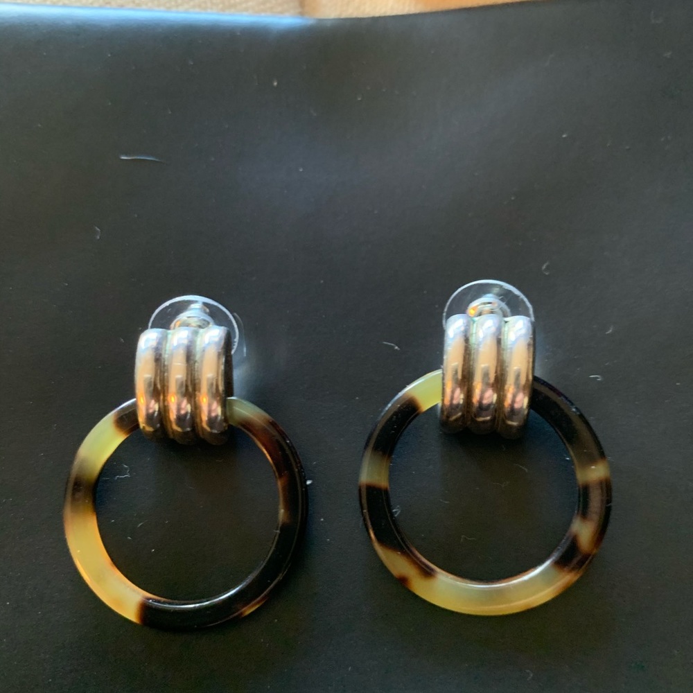 Tortoiseshell hoop earrings